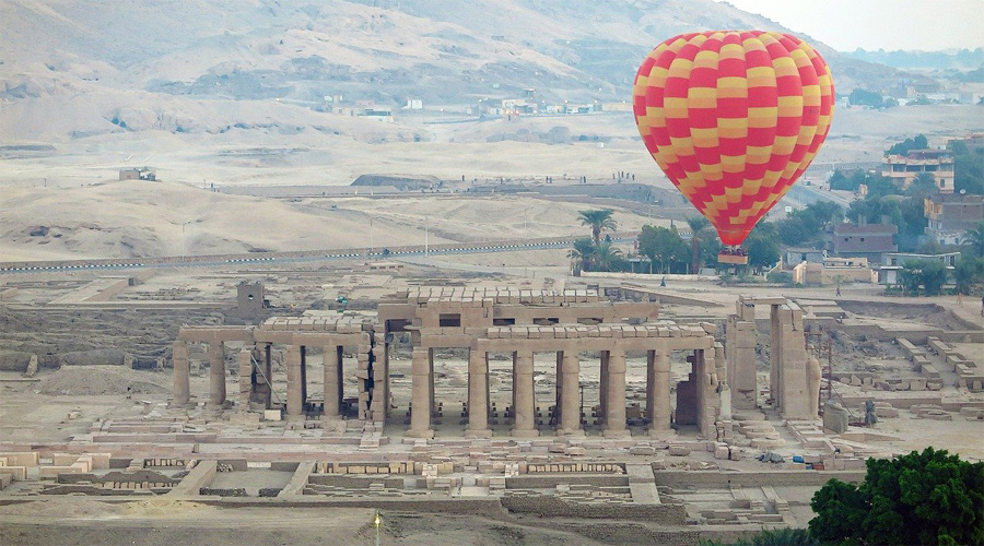 Hot air ballooning in Luxor