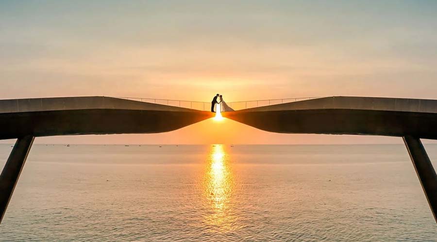 Kissing Bridge