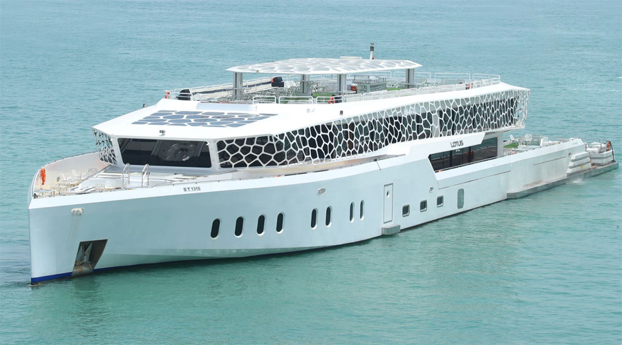  Lotus Mega Yacht Dinner Cruise 