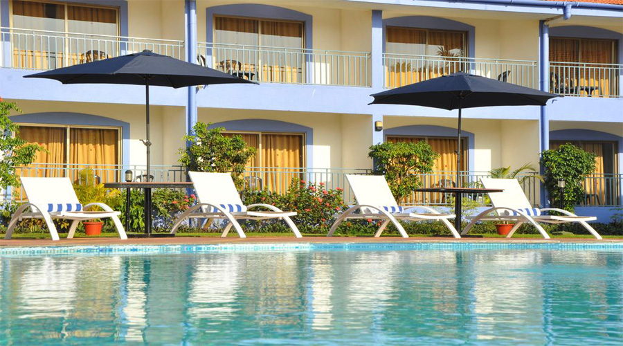 Pool AREA Baywatch Resort