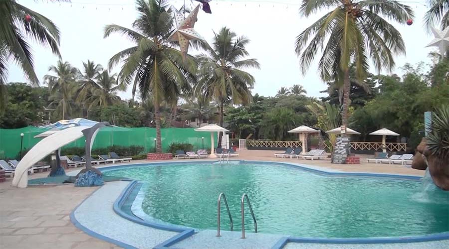 Paradise Resort Swimming Pool