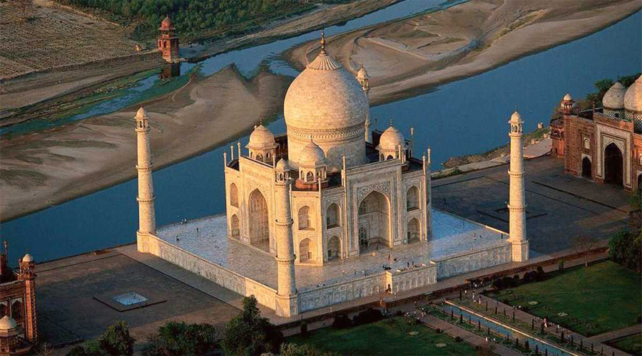 Taj Mahal with Yamuna River 